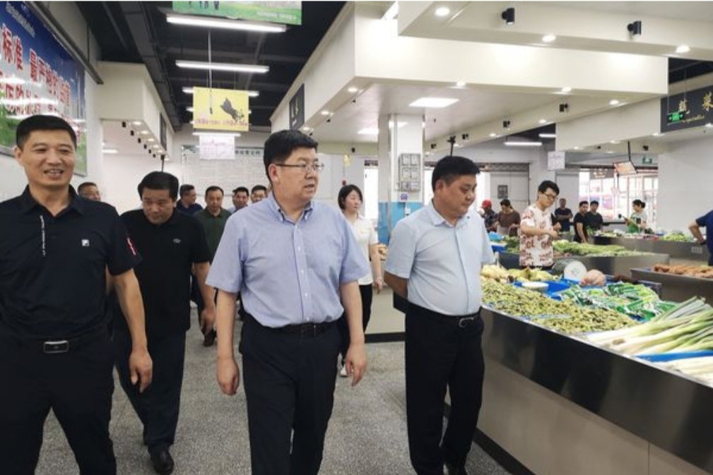 市委書記任澤鋒率隊赴屯溪區(qū)調研中心城區(qū)菜市場改造、食品安全工作
